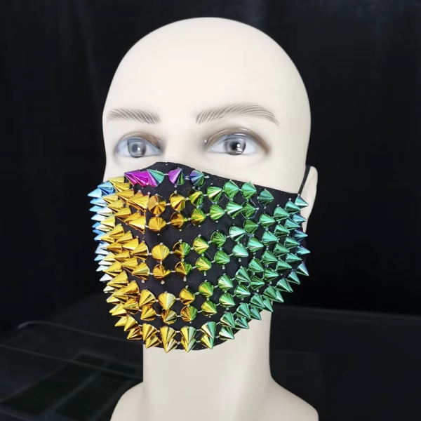 Spike half face mask