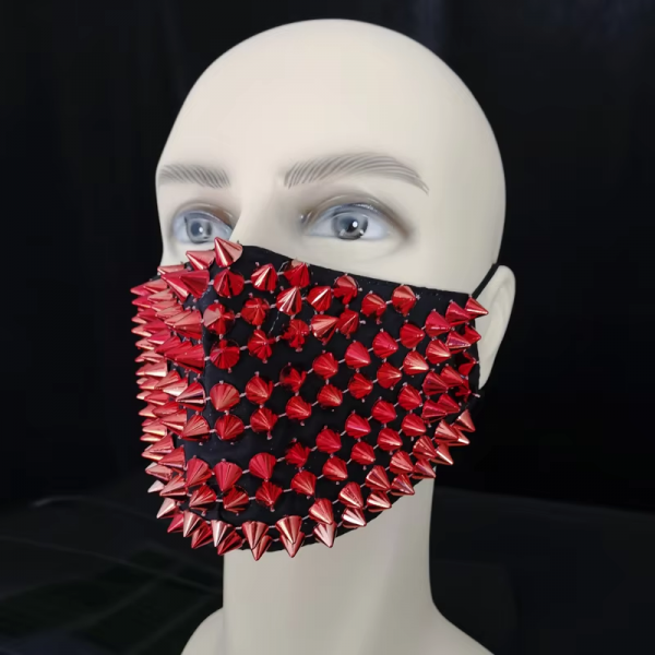 Spike half face mask