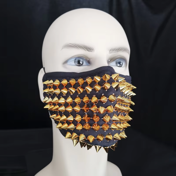 Spike half face mask